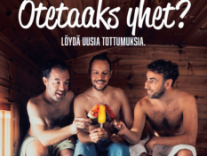 Kolme miestä istuu saunan lautailla ja kippistää jäätelöillä. Teksti: Otetaanko yhdet? Löydä uusia tottumuksia. Tipaton.fi. #Löydäuusiatottumuksia #tipaton.